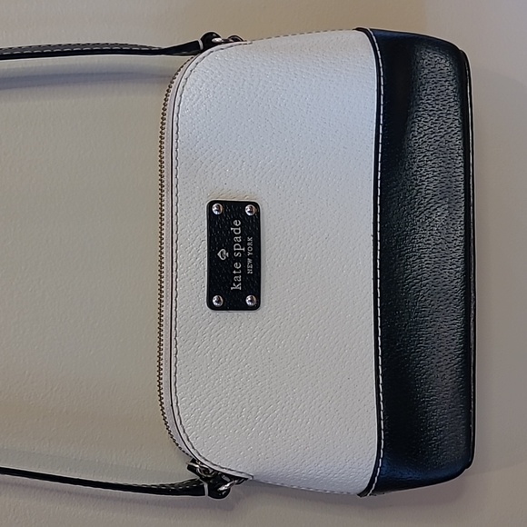 KATE SPADE Wellesley Hanna Leather Shoulder/Crossbody Bag - Picture 2 of 15